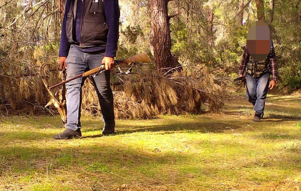 Antalya'da kaçak avlanan 2 kişiye 33 bin lira ceza kesildi