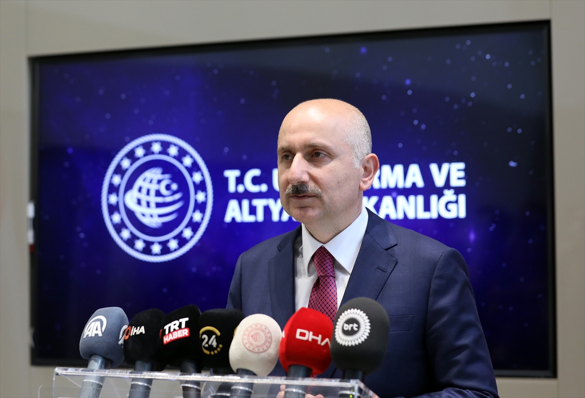 Bakan Karaismailoğlu, KKTC'li mevkidaşıyla ortak basın toplantısı düzenledi