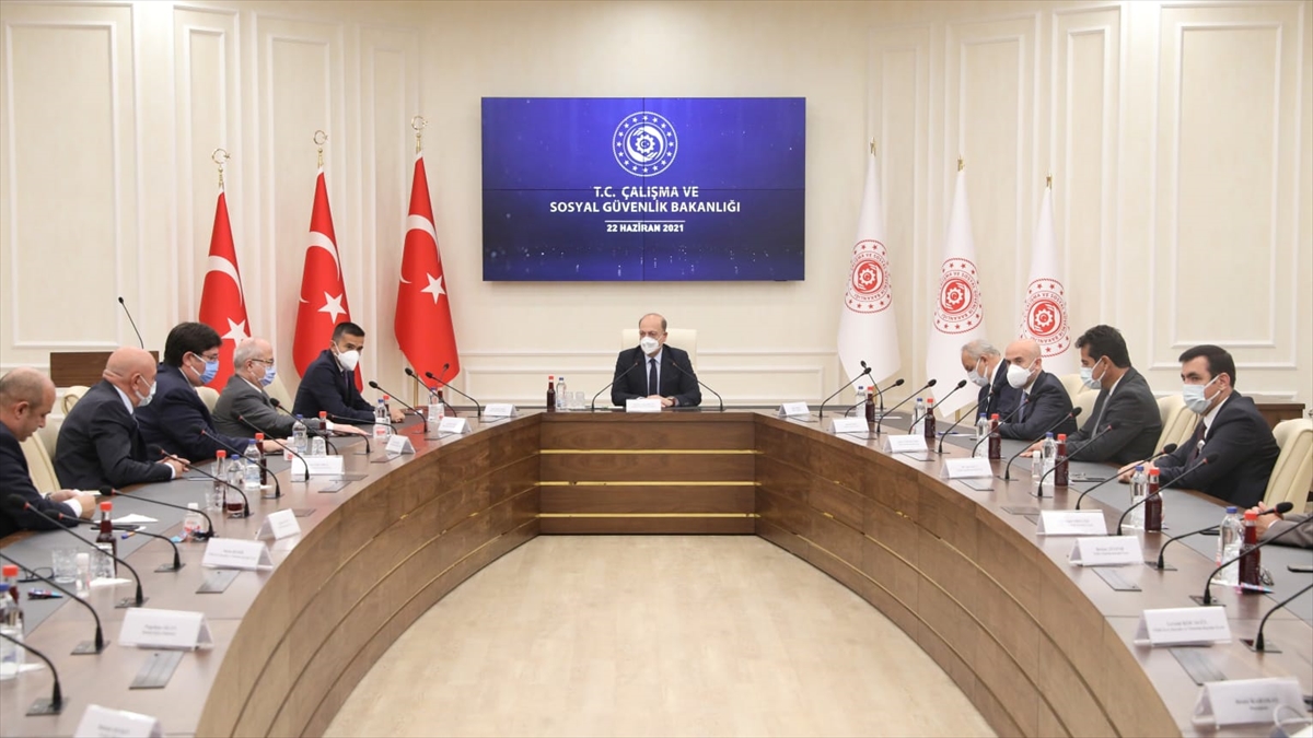 Çalışma ve Sosyal Güvenlik Bakanı Bilgin, TİSK Yönetim Kurulu üyelerini kabul etti: