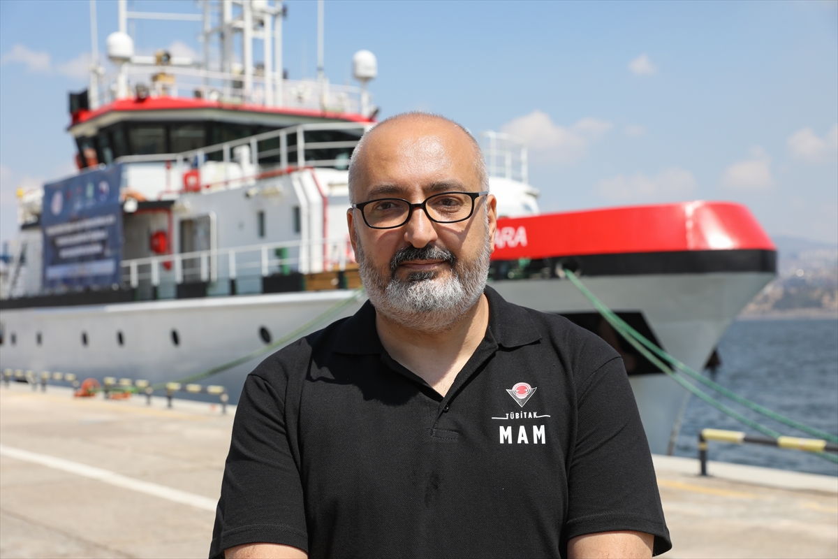 Deprem araştırmasında ilk seferini tamamlayan TÜBİTAK Marmara Araştırma Gemisi, İzmir'e döndü