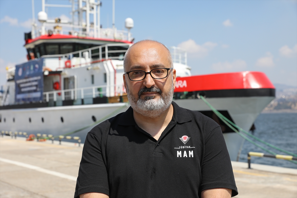 Deprem araştırmasında ilk seferini tamamlayan TÜBİTAK Marmara Araştırma Gemisi, İzmir'e döndü