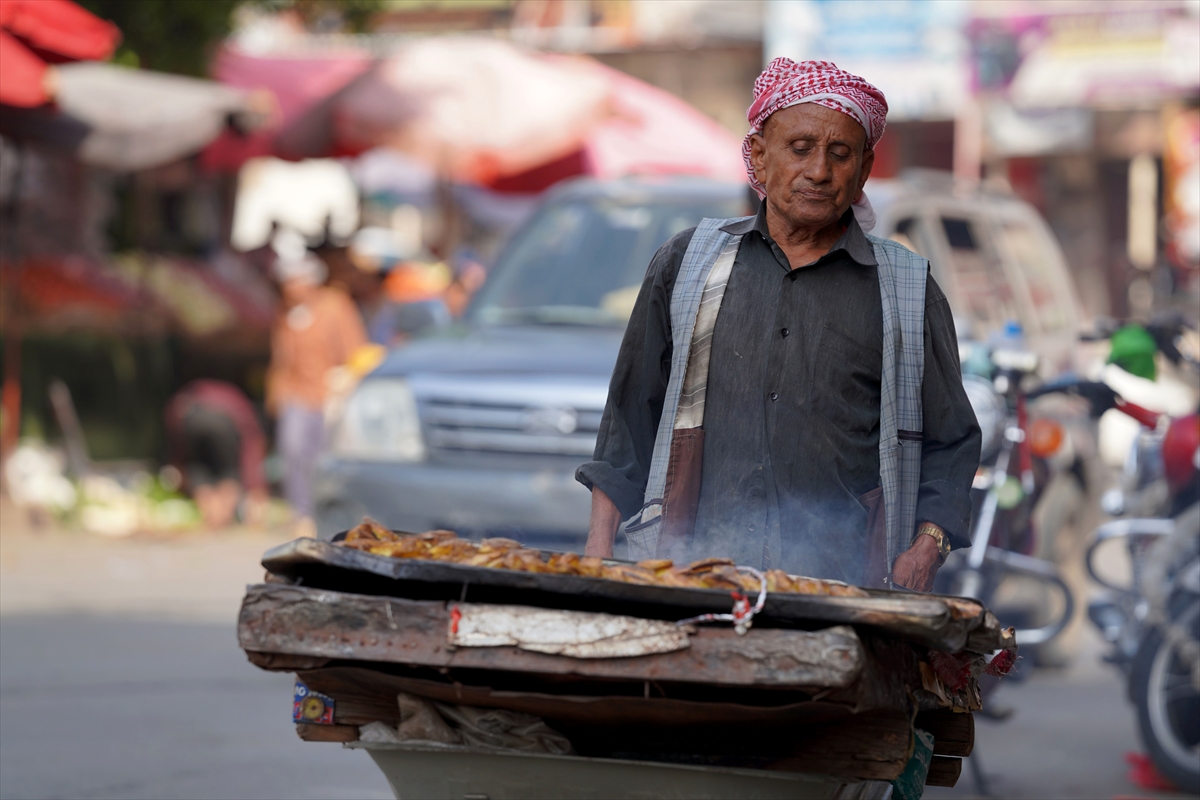 Dünyanın en büyük insani felaketinin yaşandığı Yemen'de riyaldeki değer kaybı yoksulluğu daha da derinleştirdi