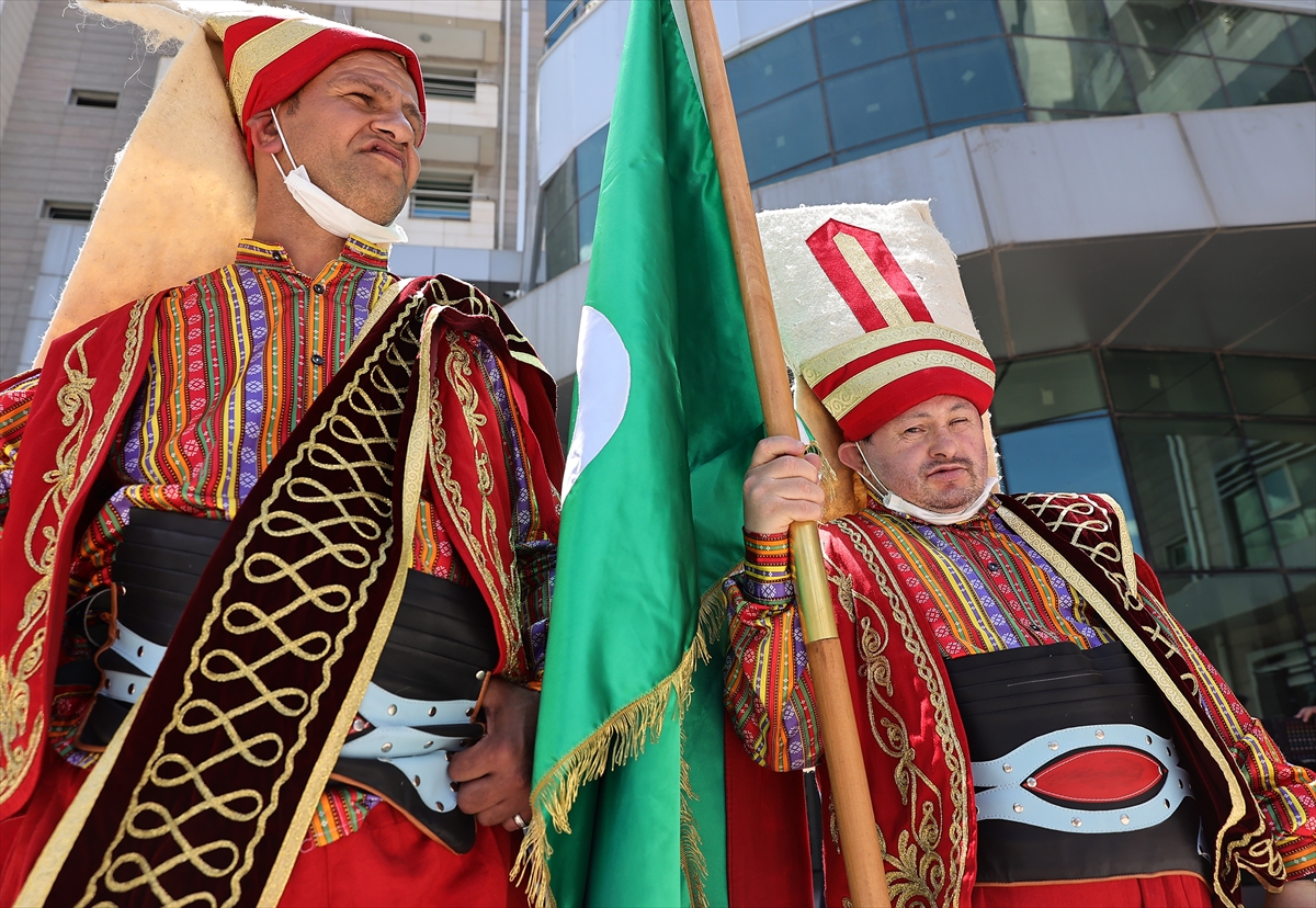 Huzurevi sakinleri Babalar Günü'nü kutladı