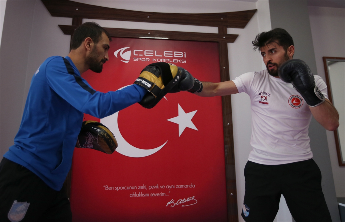 Milli kick boksçu Cebrail Gençoğlu ringde madalya, fakültede akademik kariyer peşinde