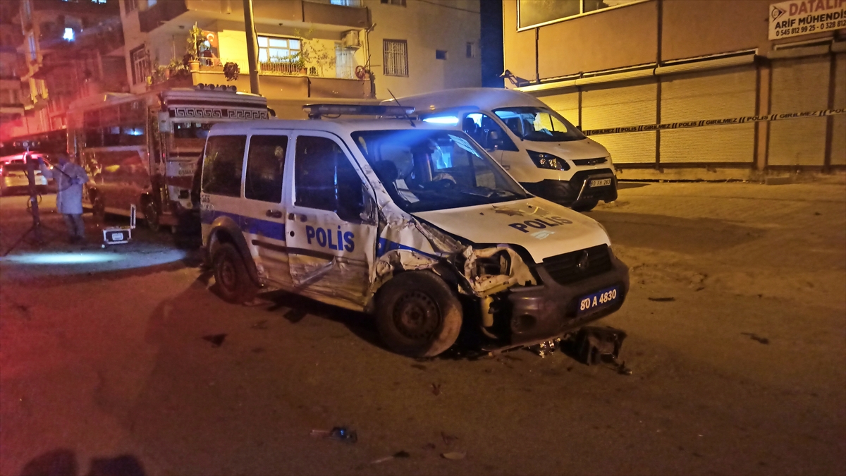 Osmaniye'de silahlı yaralama şüphelisi gasbettiği kamyonetle 1 polis otosu ve 3 araca çarptı : 2'si polis 5 yaralı