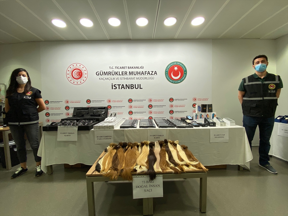 Sabiha Gökçen Havalimanı'nda yaklaşık 1,5 milyon lira değerinde kaçak ürün ele geçirildi