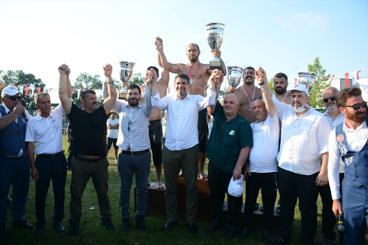 15. Geleneksel Hergeleci İbrahim Yağlı Güreşleri'nde başpehlivan Ali Gürbüz oldu