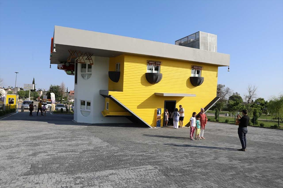 Adana'daki “Ters Ev”i açılışından itibaren 29 bin 700 kişi ziyaret etti