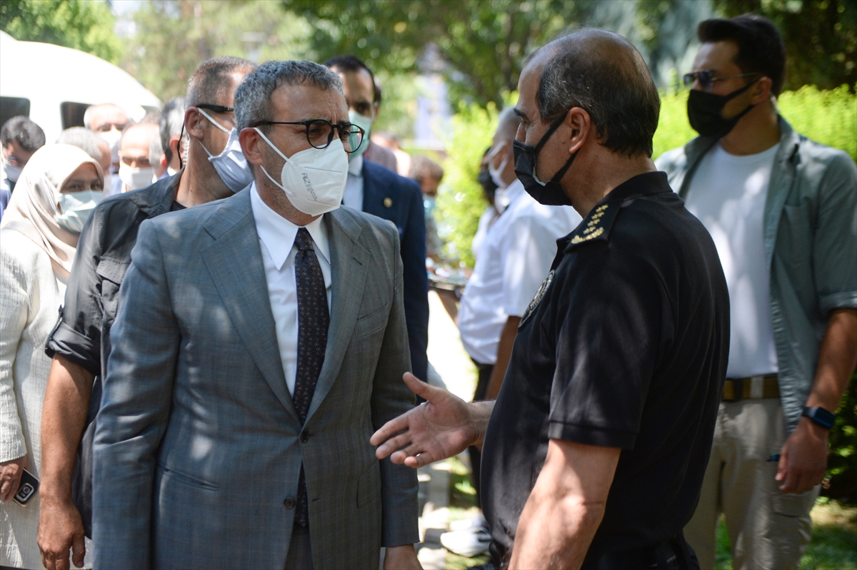 AK Parti'li Ünal: “Muhalefetin ciddiye alınması için öncelikle ciddi işler yapması gerekiyor”