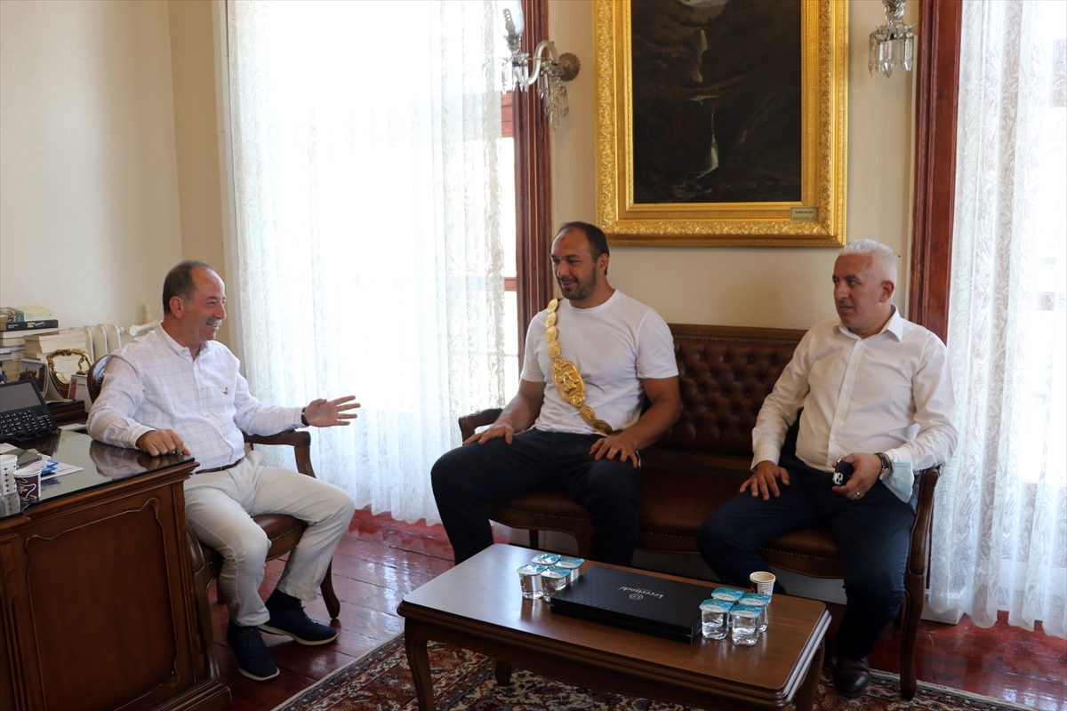 Başpehlivan Ali Gürbüz'ün hedefi altın kemerin ebedi sahibi olmak