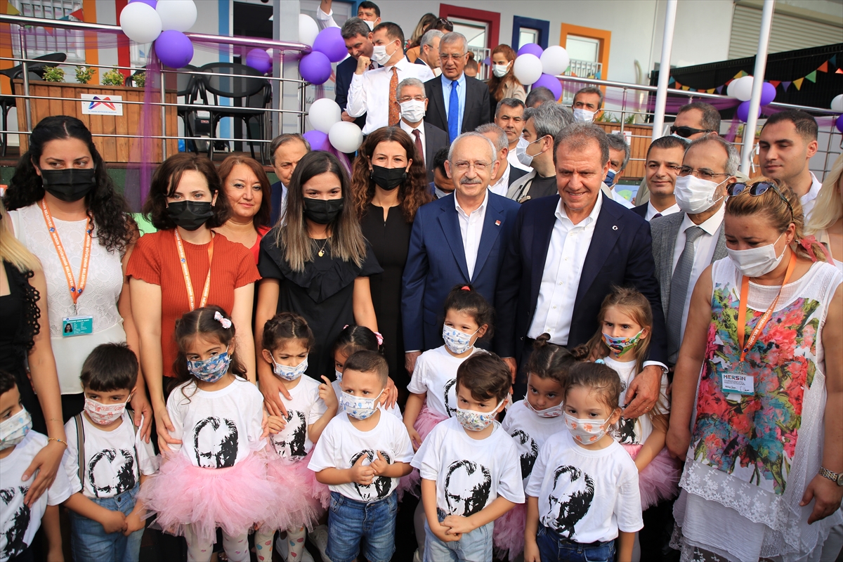 CHP Genel Başkanı Kemal Kılıçdaroğlu, Mersin'de sebze ve meyve halini ziyaret etti