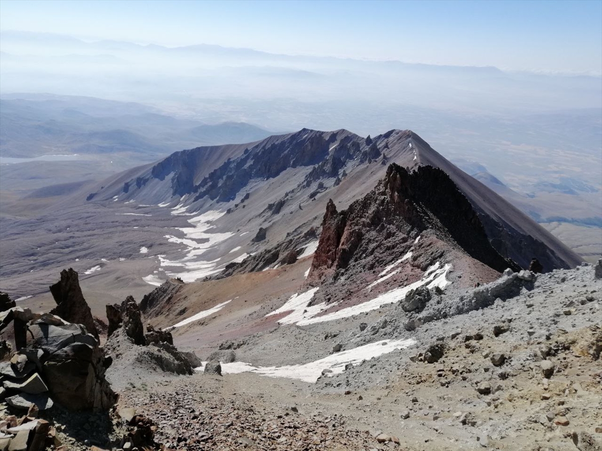 Doğaseverlere Erciyes zirve tırmanışı etkinliği