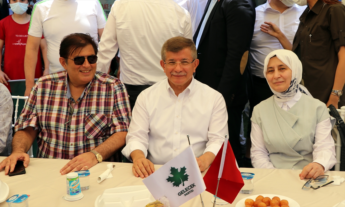 Gelecek Partisi Genel Başkanı Davutoğlu, Kocaeli'de partililerle piknikte bir araya geldi: