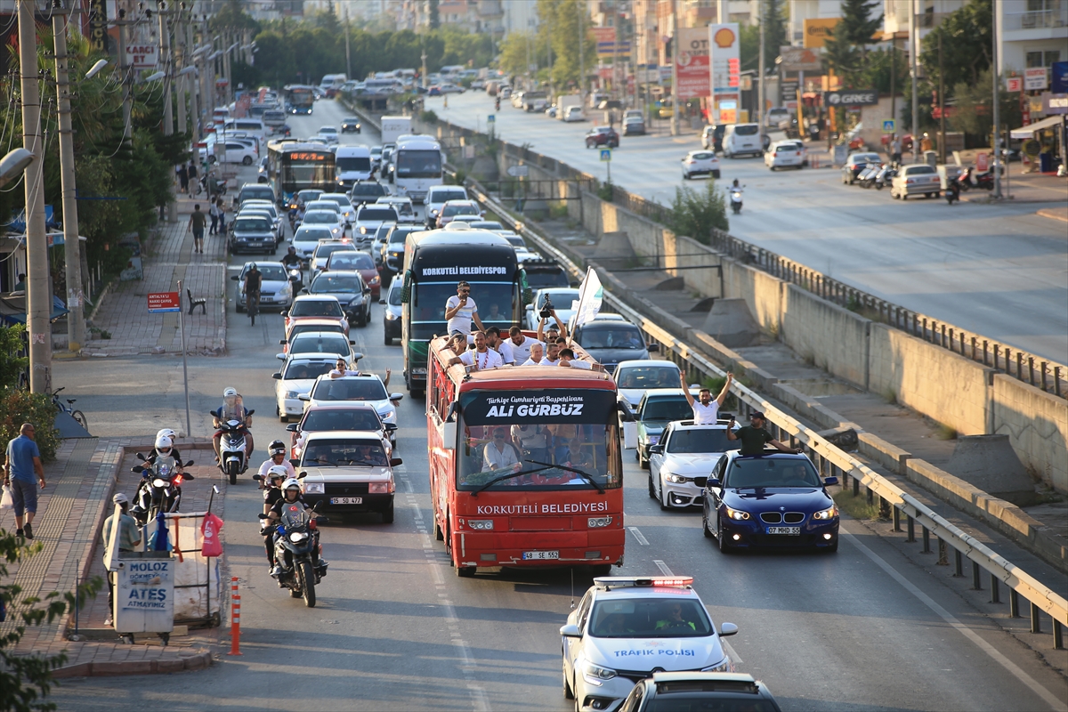 Kırkpınar başpehlivanı Ali Gürbüz'e memleketi Antalya'da coşkulu karşılama
