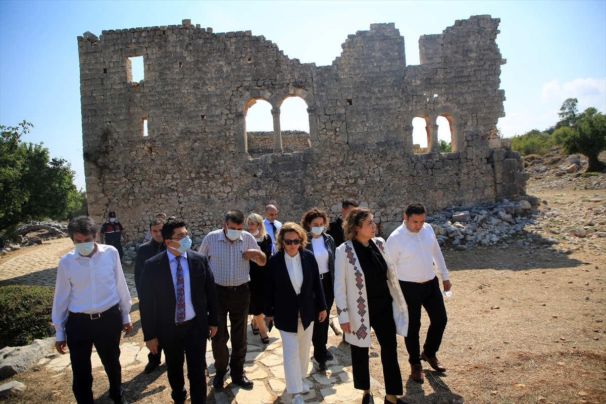 Kültür ve Turizm Bakan Yardımcısı Yavuz, Mersin'de incelemede bulundu