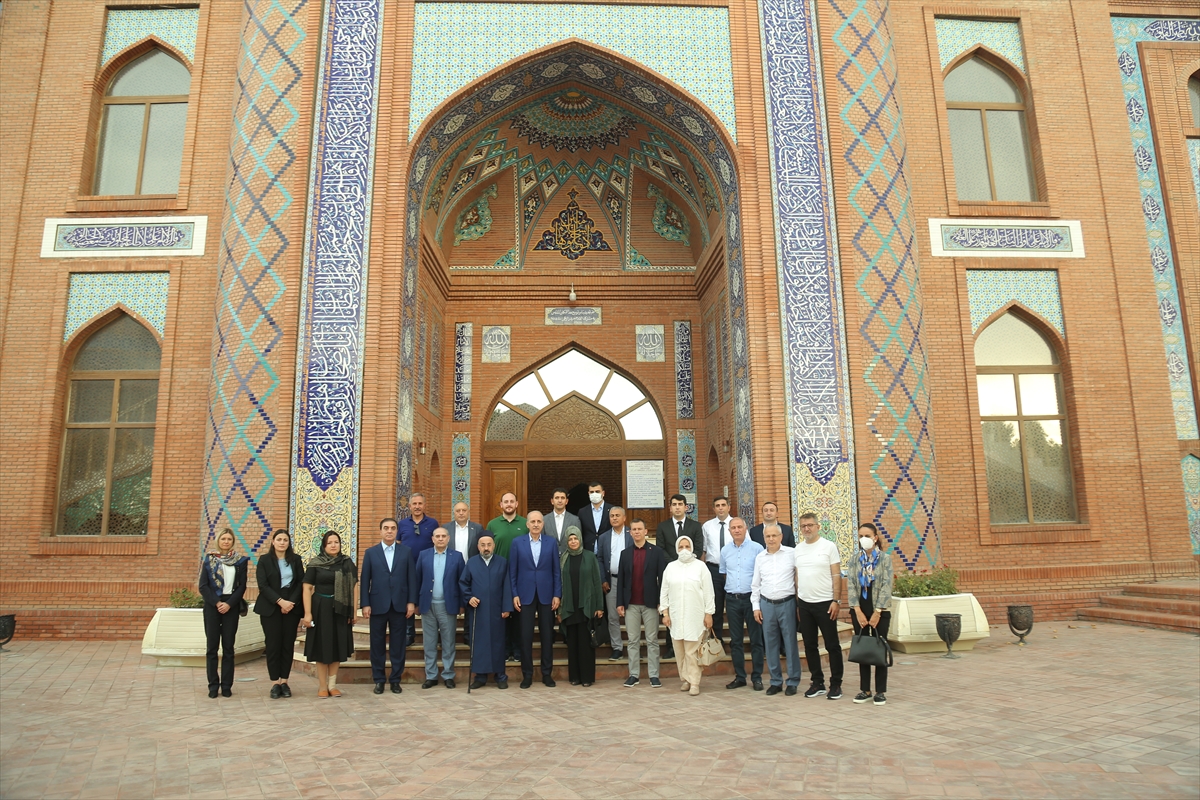 Kurtulmuş, Ermenistan'ın saldırılarında sivillerin hayatını kaybettiği Gence'yi ziyaret etti: