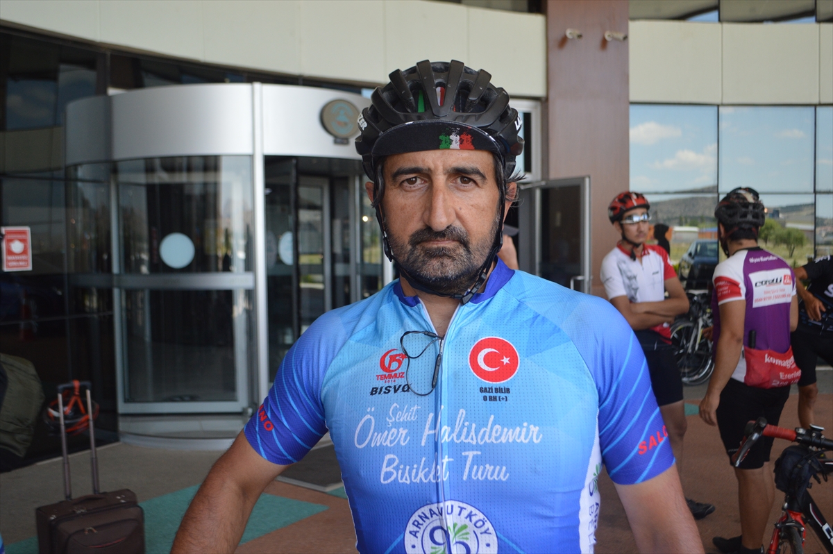 Ömer Halisdemir 5. Ulusal Bisiklet Turu'na katılan sporcular Afyonkarahisar'a geldi