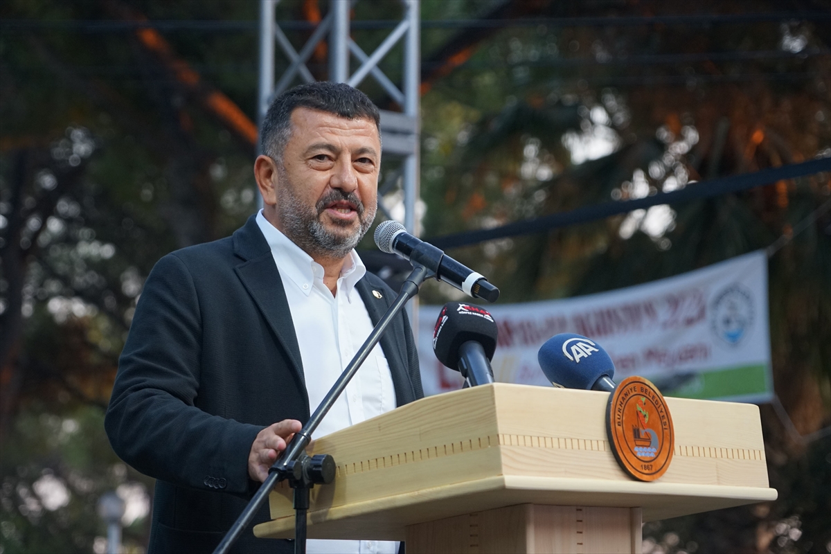 2. Burhaniye Kitap Fuarı açıldı