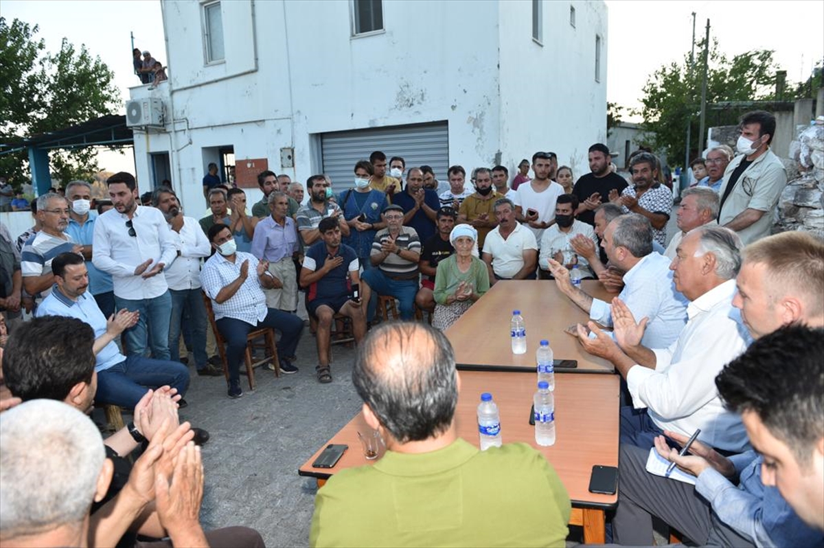 Adalet Bakanı Gül, Milas'ta yanan alanlarda incelemelerde bulundu