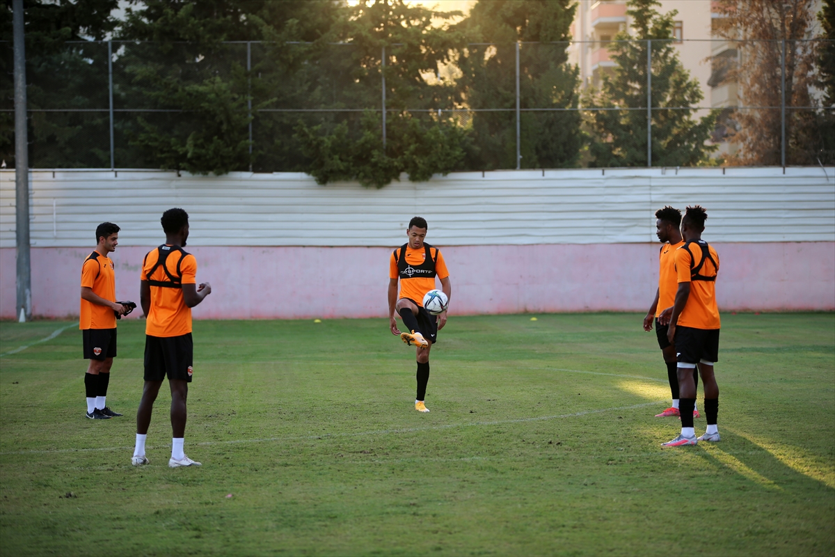 Adanaspor Teknik Direktörü Gül: “Yeni bir felsefe inşa etmeye çalışıyoruz”