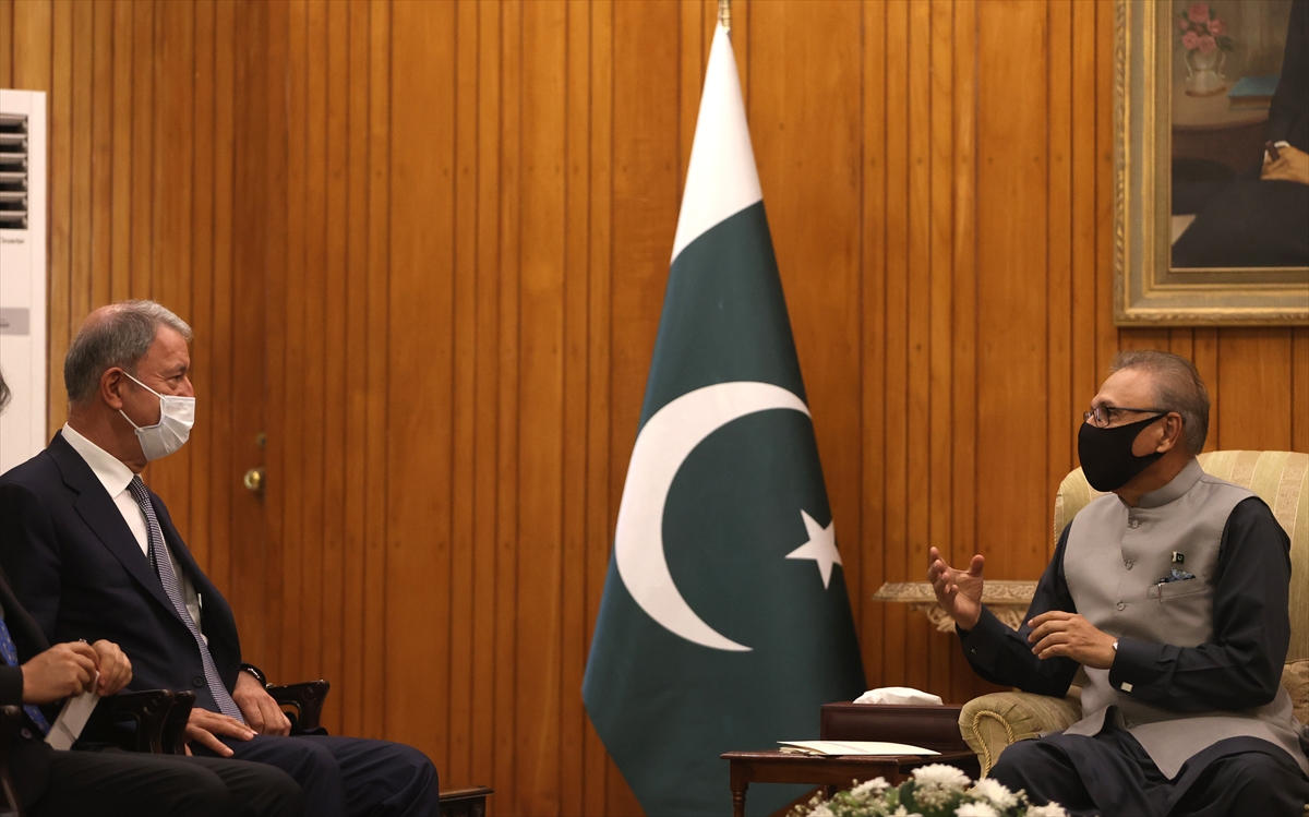 Akar, Pakistan Cumhurbaşkanı Alvi tarafından kabul edildi