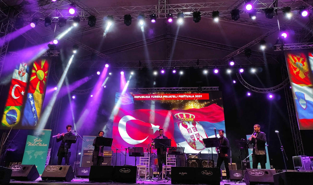 Anadolu Nefesli Beşlisi, Sırbistan'daki “Tamburica Festivali'nde sahne aldı