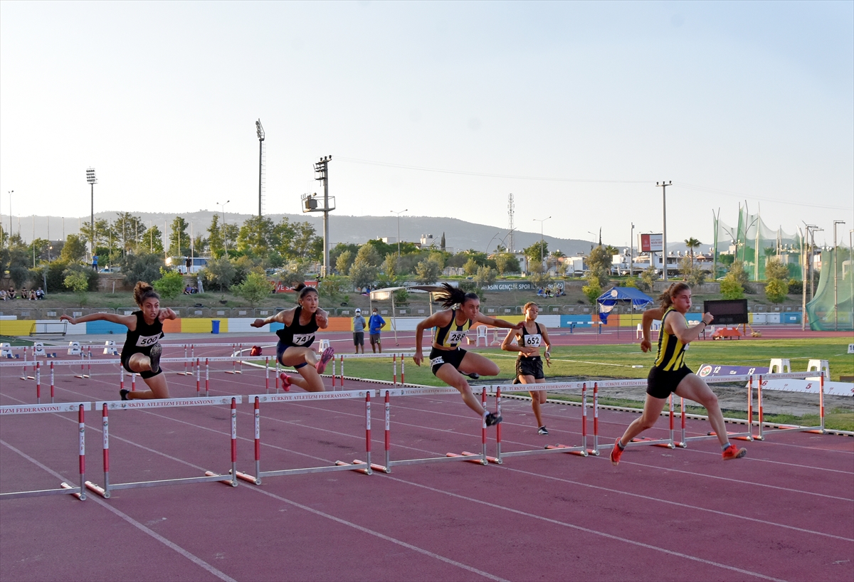 Atletizmde 16 Yaş Altı Türkiye Şampiyonası ve 18 Yaş Altı Olimpik Deneme Yarışması Mersin'de başladı