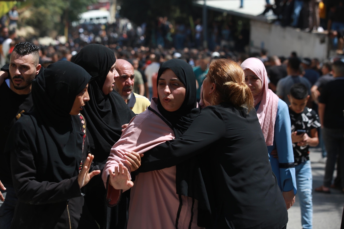 Batı Şeria'da düzenlenen cenaze törenlerinde İsrail'e öfke