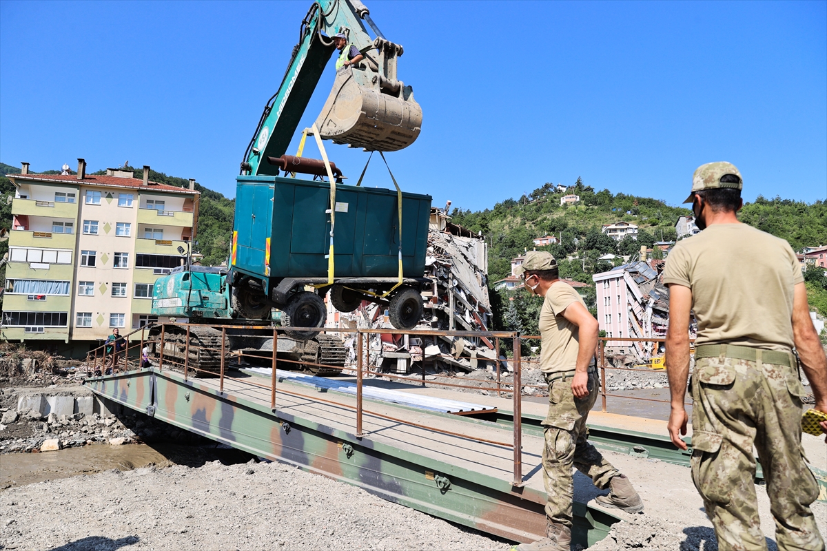 Bozkurt ilçesinde kurulan seyyar köprüden geçişler başladı