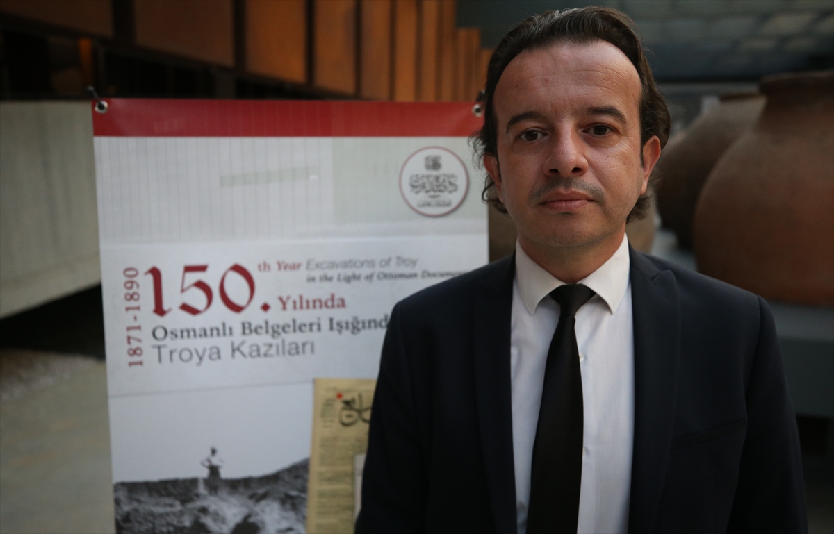 Çanakkale'de “150. Yılında Osmanlı Belgeleri Işığında Troya Kazıları” sergisi açıldı