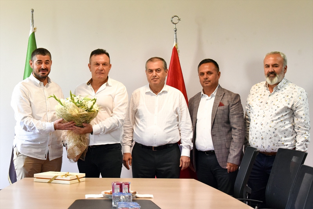 Denizlispor'da devir teslim töreni yapıldı