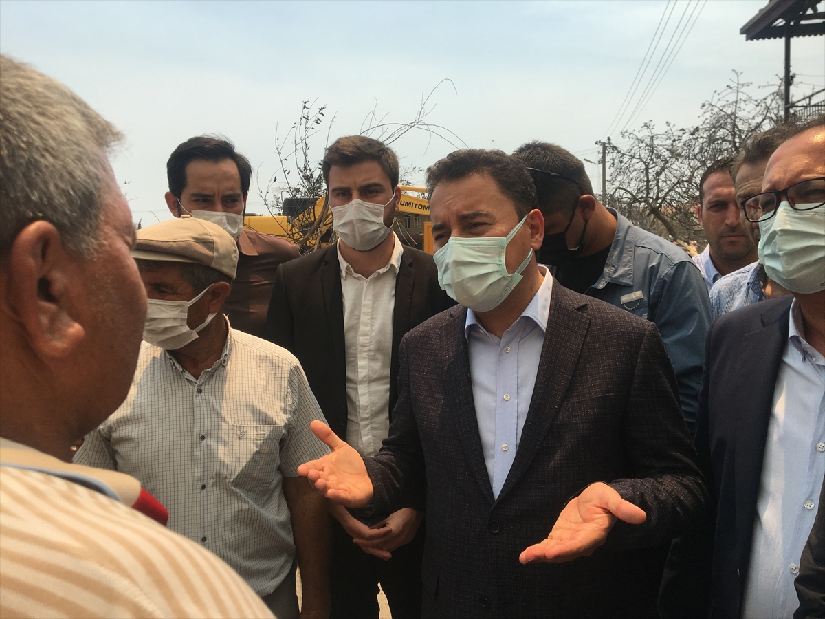 DEVA Partisi Genel Başkanı Ali Babacan, Manavgat'ta yangın bölgesinde incelemede bulundu