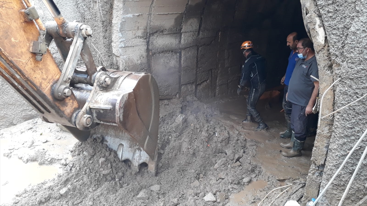 Erzurum'da iki gün önce tünelde sele kapılan işçiyi arama çalışması sürüyor