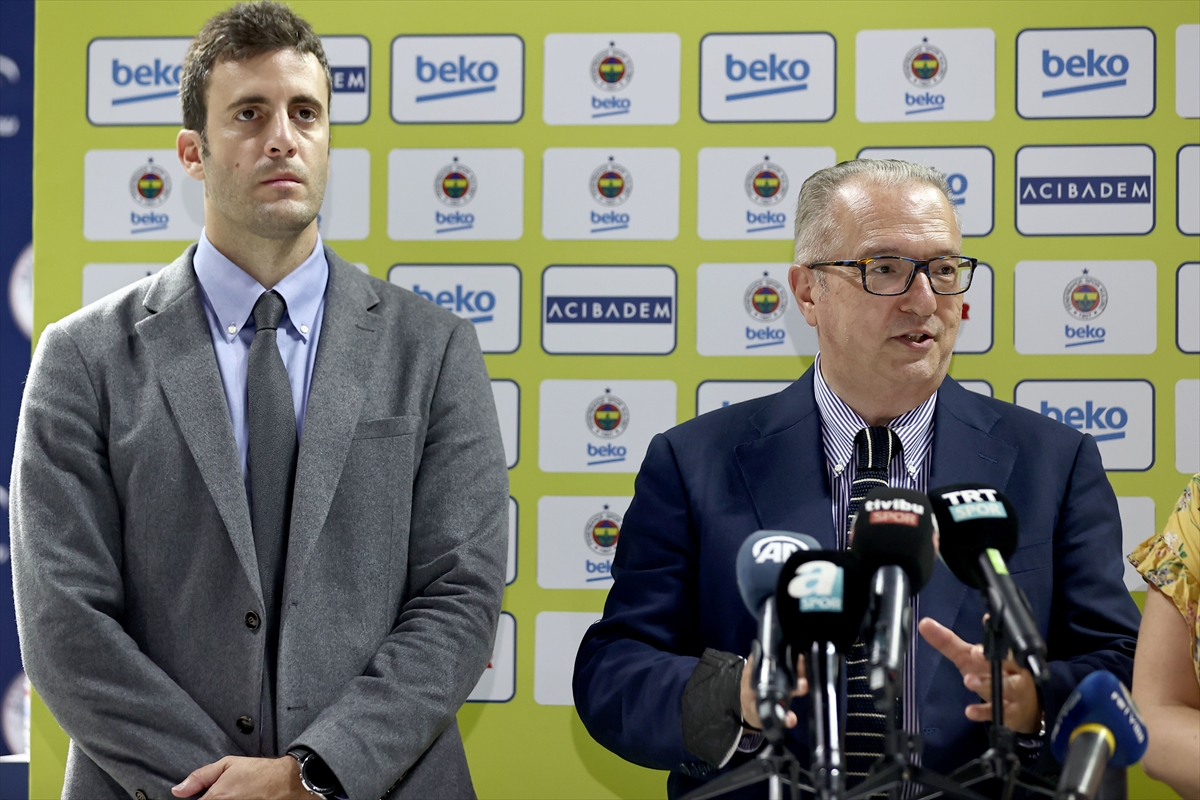 Fenerbahçe Beko'da kadro hazırlıkları devam ediyor