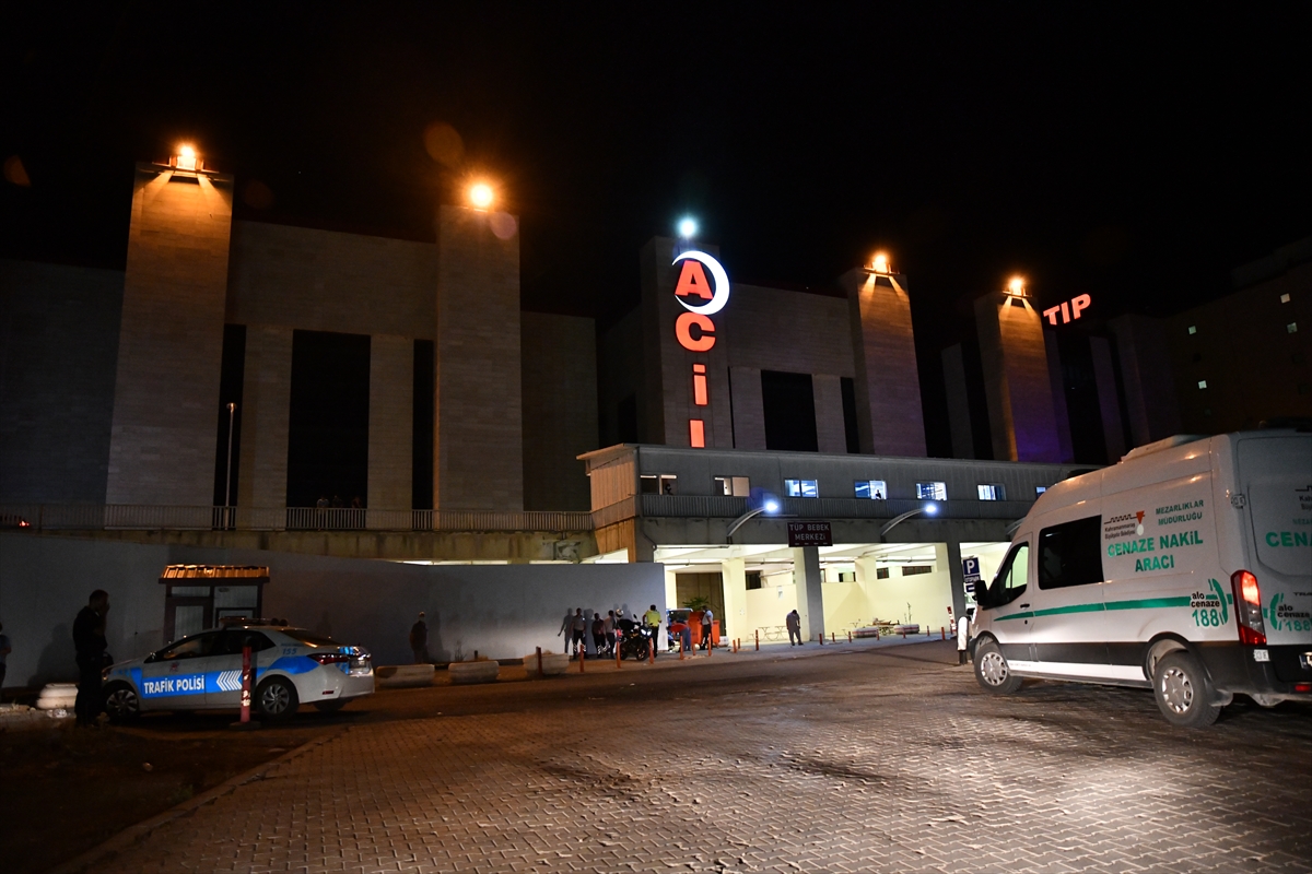 Kahramanmaraş'ta düşen yangın söndürme uçağında hayatını kaybedenlerin cenazeleri morga kaldırıldı