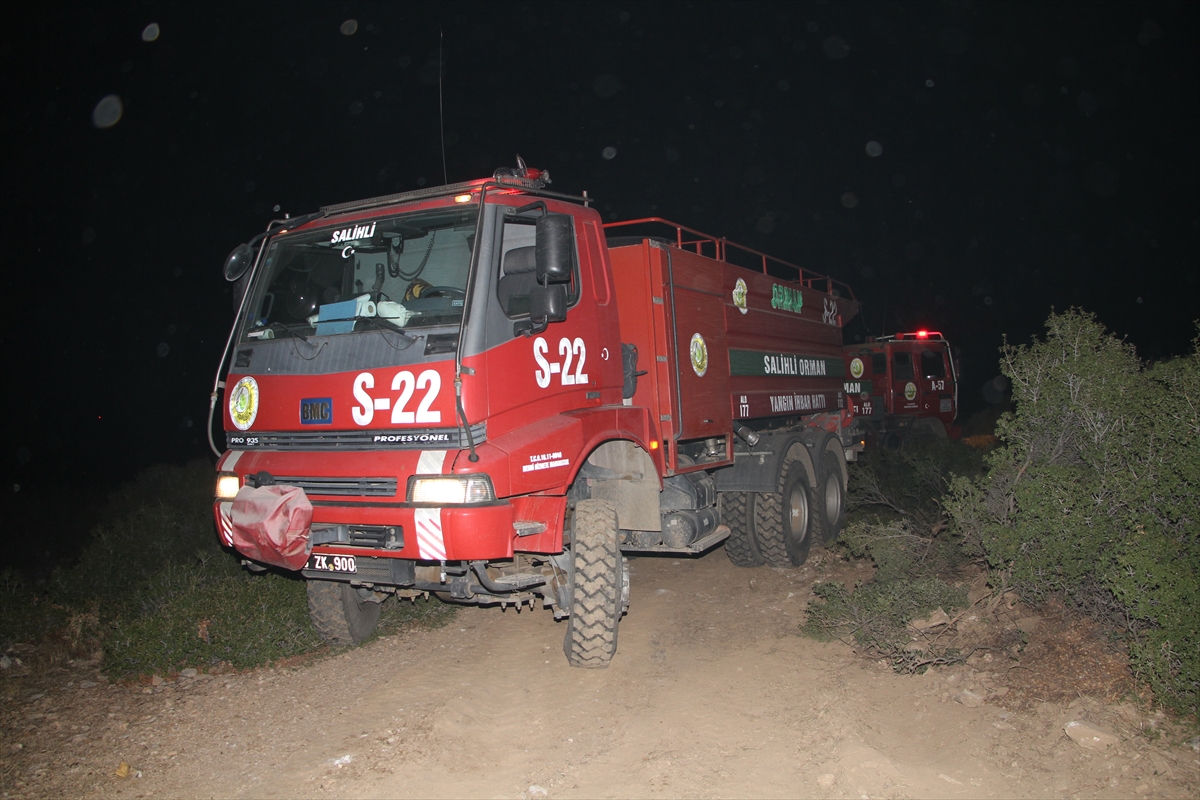 Manisa'da çıkan orman yangını kısmen kontrol altına alındı