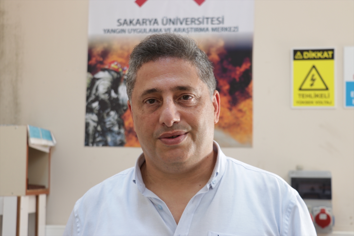 Sakarya'da geliştirilen hızlı soğutma özellikli yangın söndürücü madde testlerden başarıyla geçti