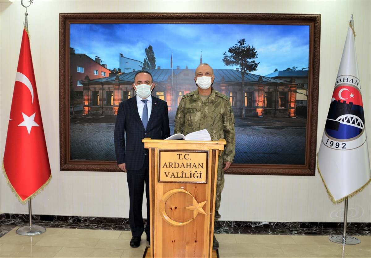 3. Ordu Komutanı Korgeneral Türkgenci, Ardahan Valisi Öner'i ziyaret etti