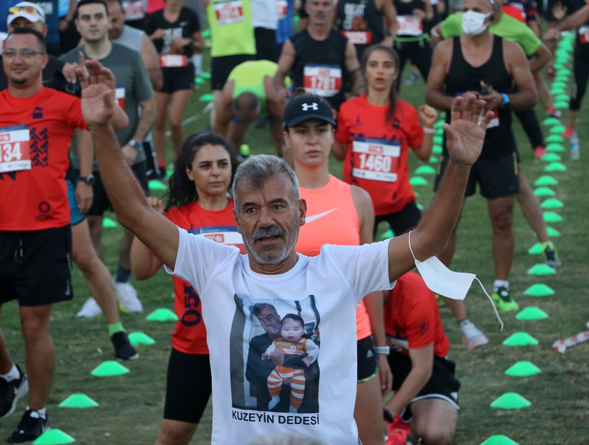 9 Eylül Uluslararası İzmir Yarı Maratonu başladı