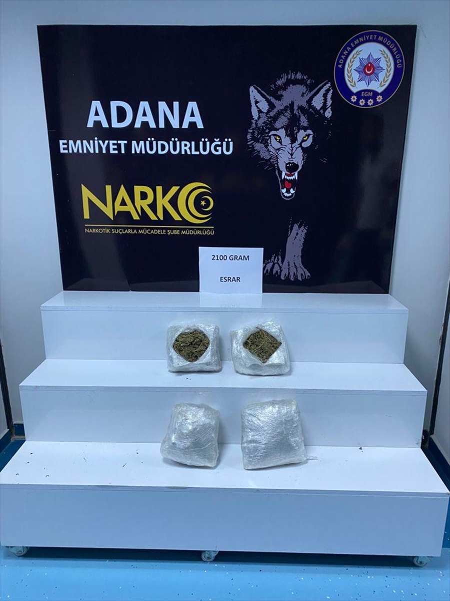 Adana'da çantasında 2 kilo 100 gram esrar ele geçirilen yolcu  tutuklandı