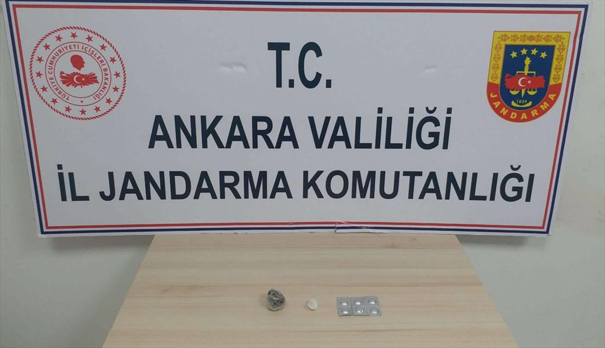 Başkentte jandarma ekipleri, çeşitli suçları işledikleri iddiasıyla 24 zanlıyı yakaladı