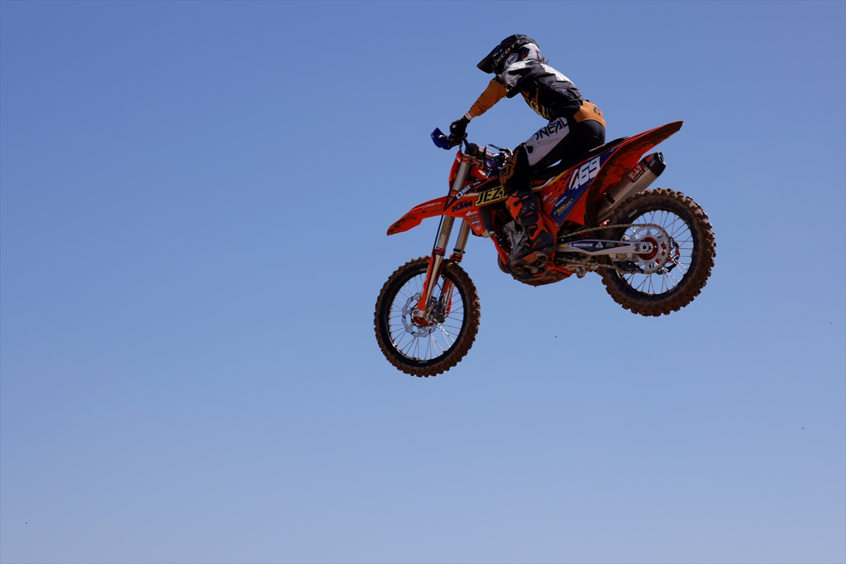 Dünya Motokros Şampiyonası'nın Türkiye etabı sürüyor