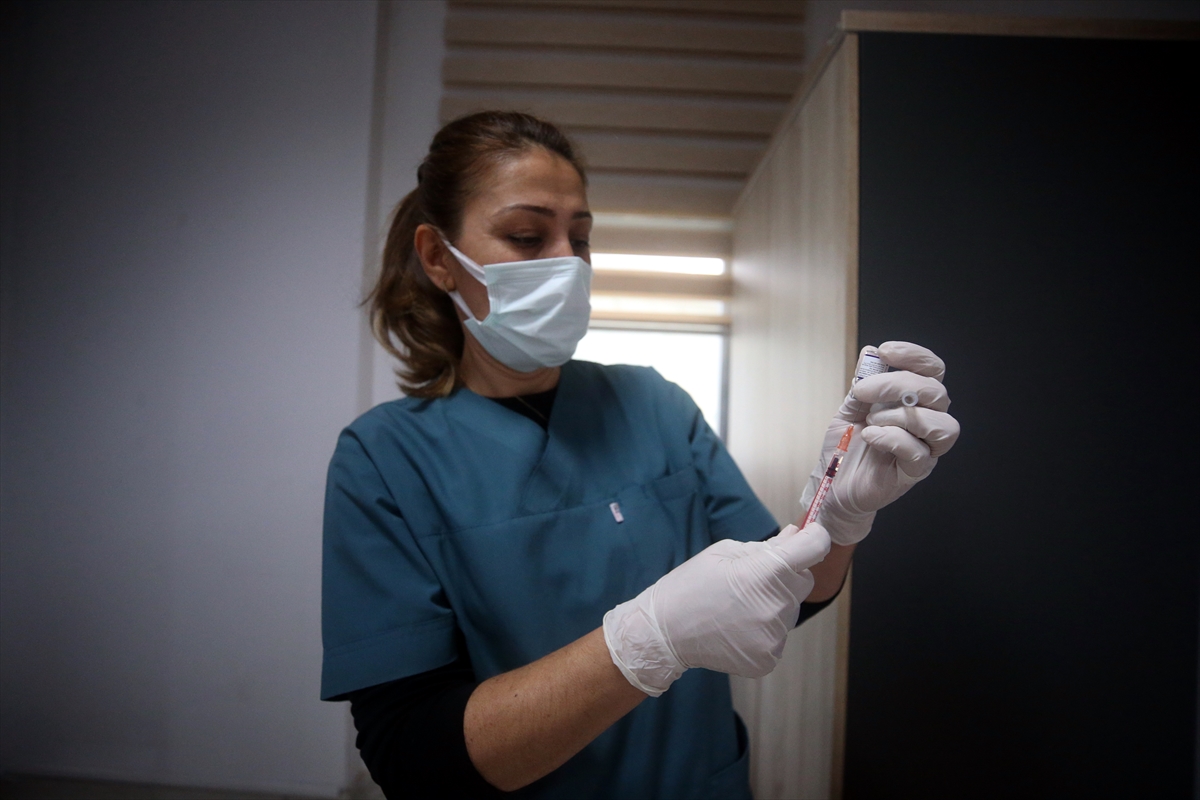 Düzce'de Kovid-19 aşılamasında hedef mavi kategori