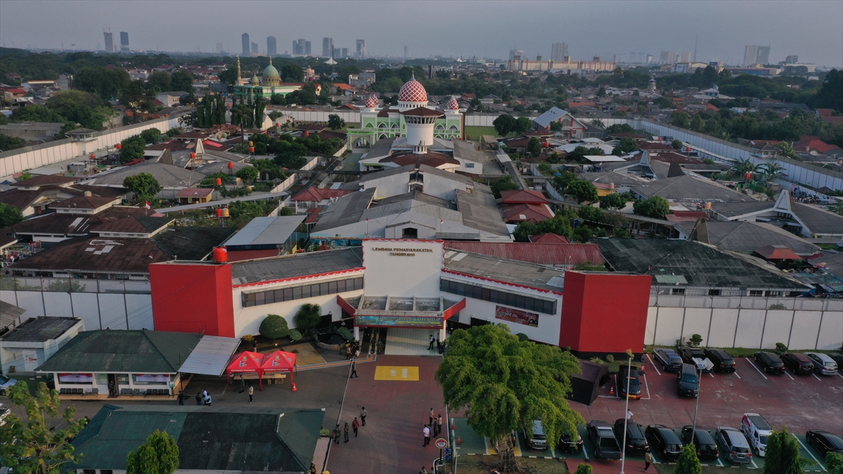 Endonezya’da hapishanede yangın: 41 ölü