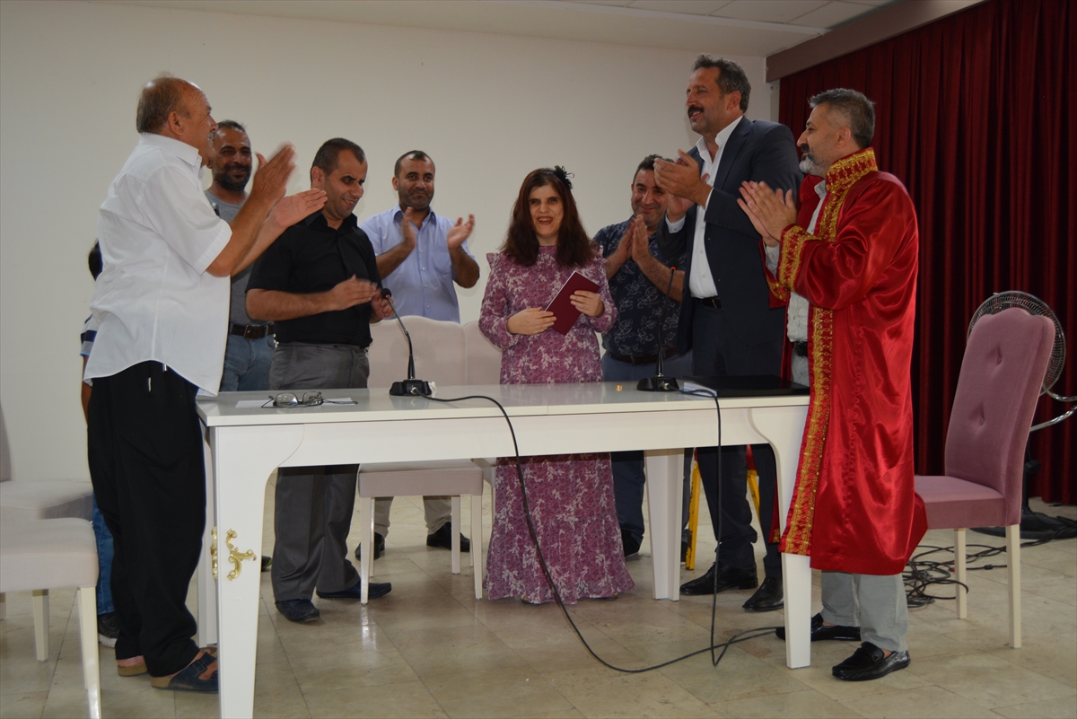 Gaziantep'te görme engelli çift, aşklarını nikahta şarkılar söyleyerek dile getirdi