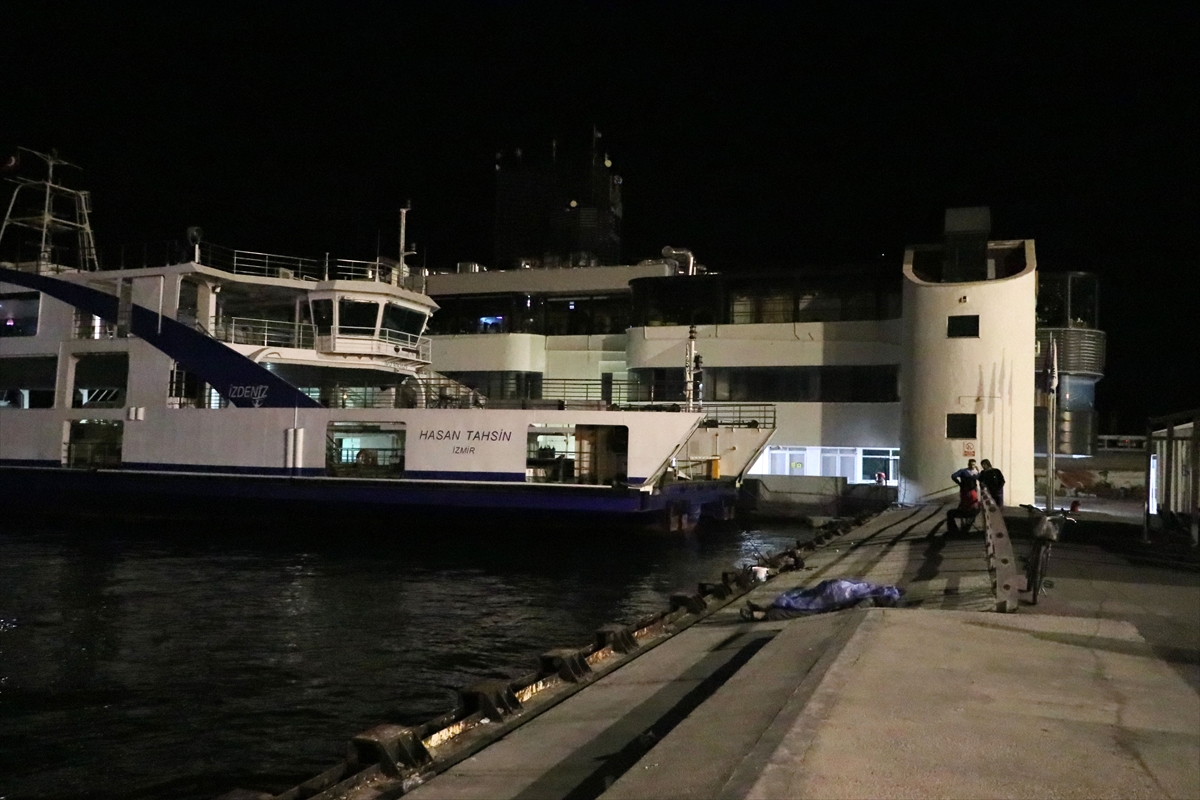 İzmir'de denizde erkek cesedi bulundu