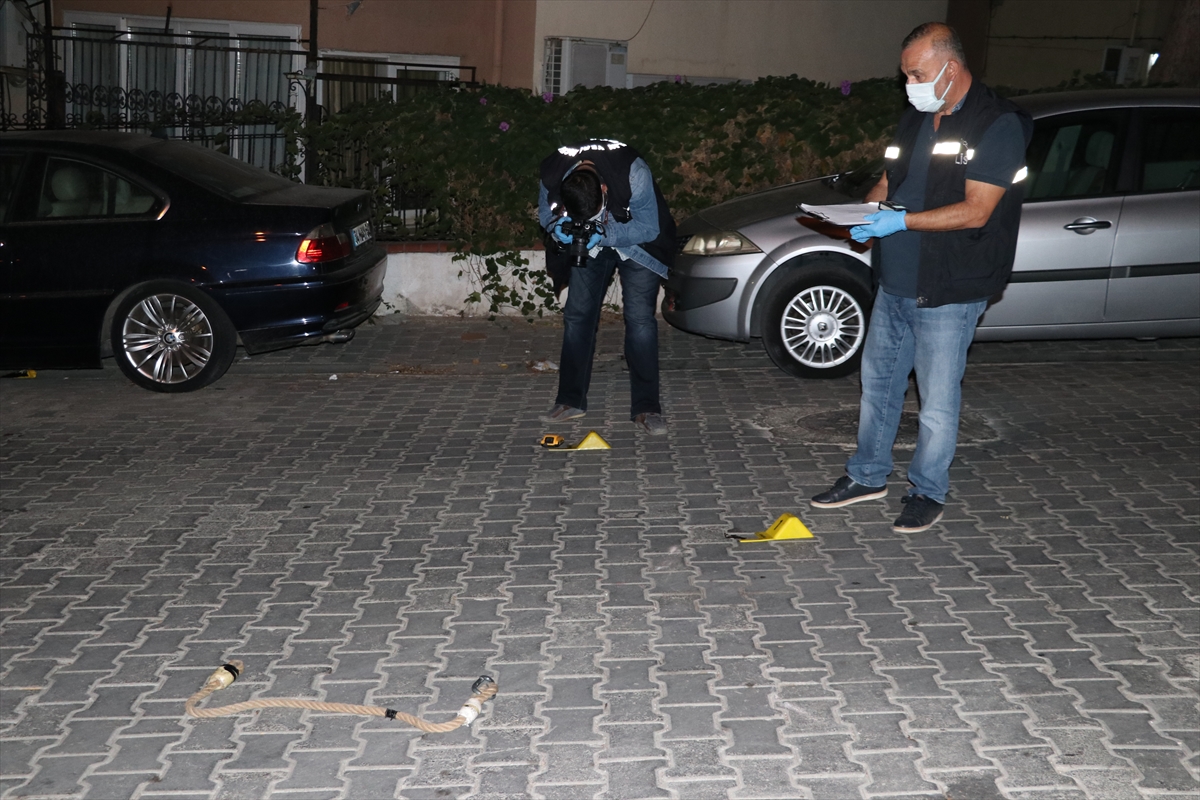 İzmir'de silahlı saldırıya uğrayan kişi hayatını kaybetti