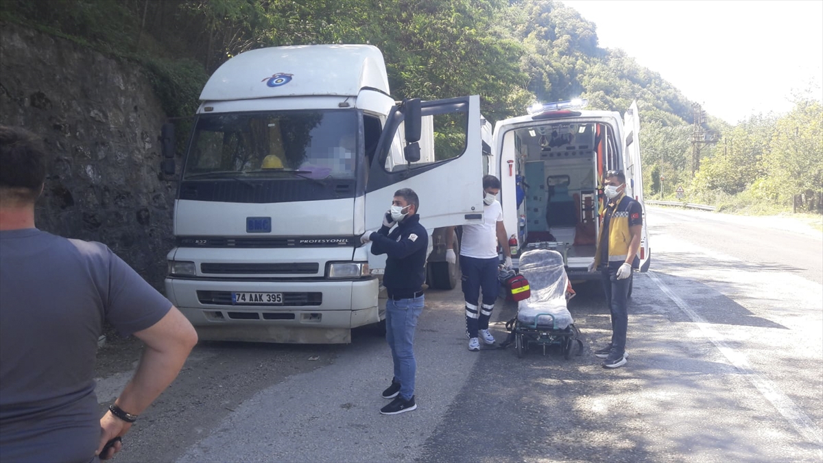 Karabük'te tır sürücüsü aracında ölü bulundu