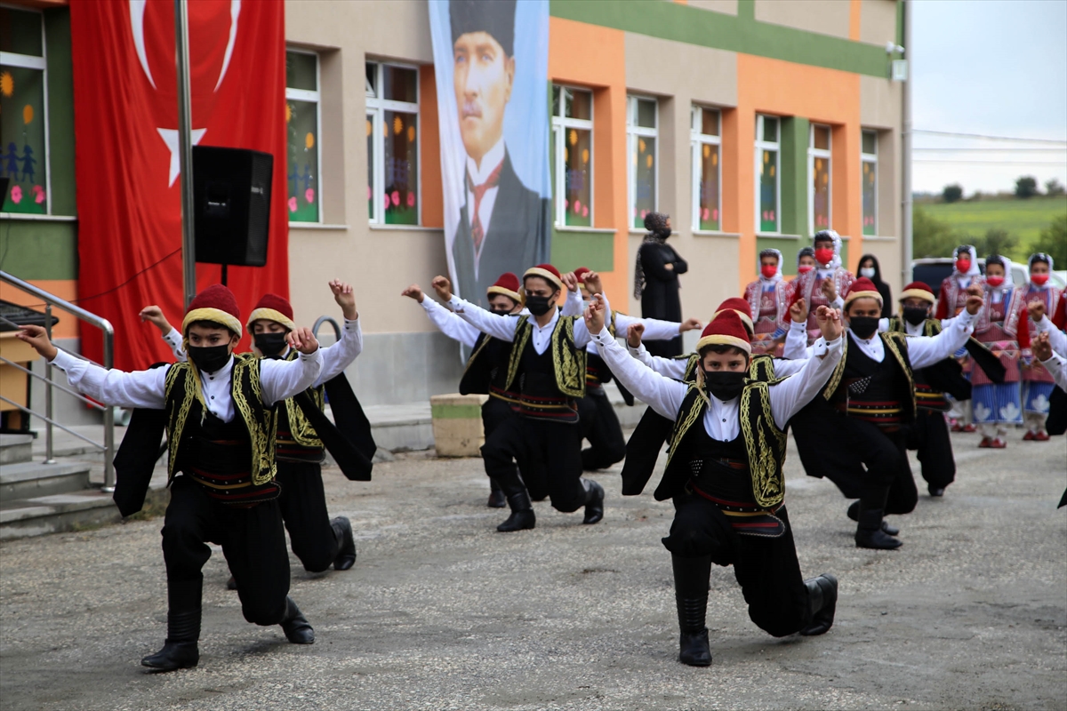 Kastamonu Valisi Çakır, İlköğretim Haftası etkinliklerinde konuştu: