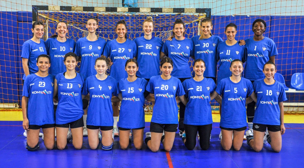 Konyaaltı Belediyespor Kadın Hentbol Takımı'nın hedefi ligde ilk üçe girebilmek